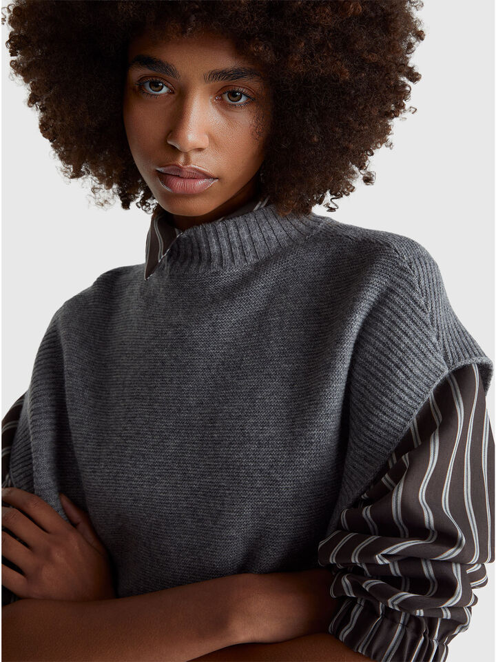 SLEEVELESS SWEATER Mujer image number 3